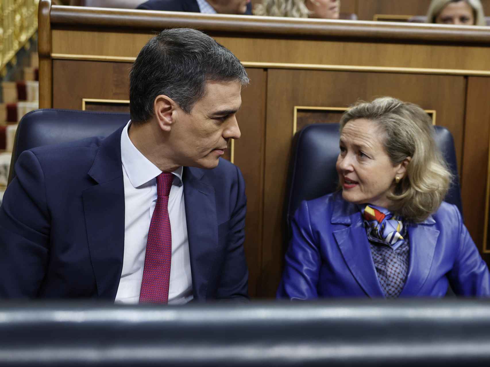 Pedro Sánchez y Nadia Calviño, en la última sesión parlamentaria.