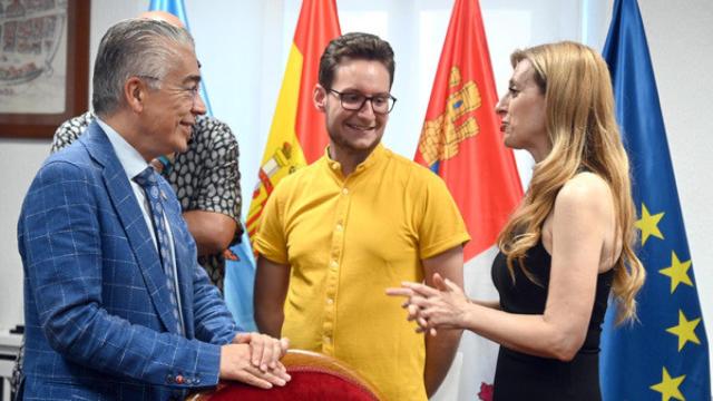 Antonio Linaje, en el centro de la imagen, en la presentación del Sonarama Ribera