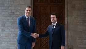 El presidente del Gobierno, Pedro Sánchez, y el president de la Generalitat, Pere Aragonès, este jueves.