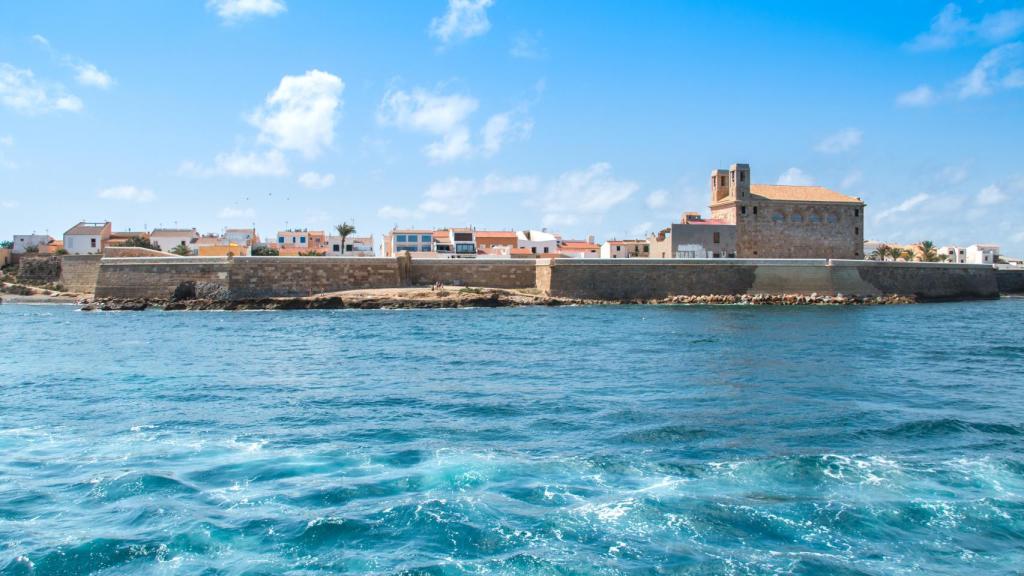 La Isla de Tabarca es la única habitada de la Comunitat Valenciana.