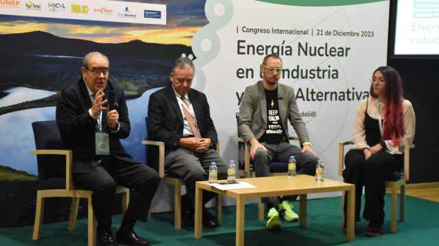 Ignacio Araluce, presidente de Foro Nuclear; José A. Gago Badenas, expresidente de la Sociedad Nuclear Española; Fabien Berrier, CEO de FAB.e y Andrea Íñiguez, ingeniera.