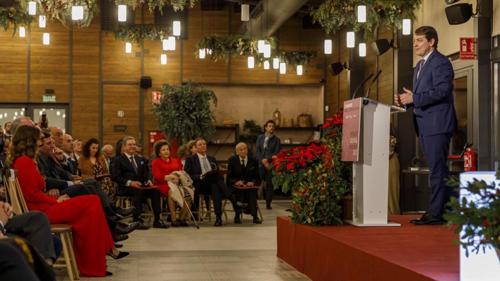 El presidente de la Junta de Castilla y León, Alfonso Fernández Mañueco, participa en el acto conmemorativo del 120 aniversario de la Cámara de Comercio de Segovia, en el que se entregan los premios 'Sello Real de Paños 2023'