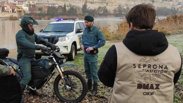 Un equipo de Dmax rueda con el Seprona de Zamora en las inmediaciones de Los Pelambres