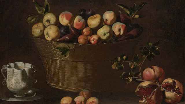 Juan de Zurbarán: 'Bodegón con cesto de frutas, melocotones, granadas y bernegal', h. 1643-49 (detalle). © Fundación María Cristina Masaveu Peterson