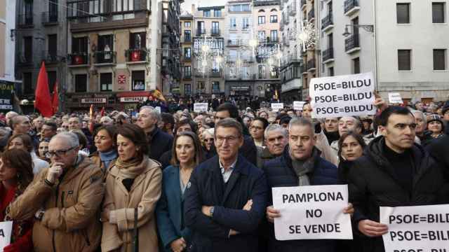 Líderes de UPN y PP, manifestándose en Pamplona contra el pacto entre el PSOE y Bildu.