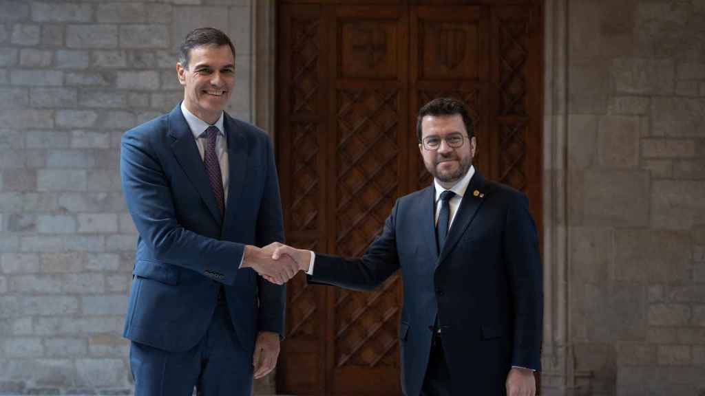 El presidente del Gobierno, Pedro Sánchez, y el presidente de la Generalitat, Pere Aragonès.