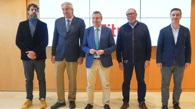 Carlos Aristu, David Alva, Javier Fernández, Juan Bautista Ginés y Rodrigo Rodríguez este jueves en la Diputación de Sevilla.