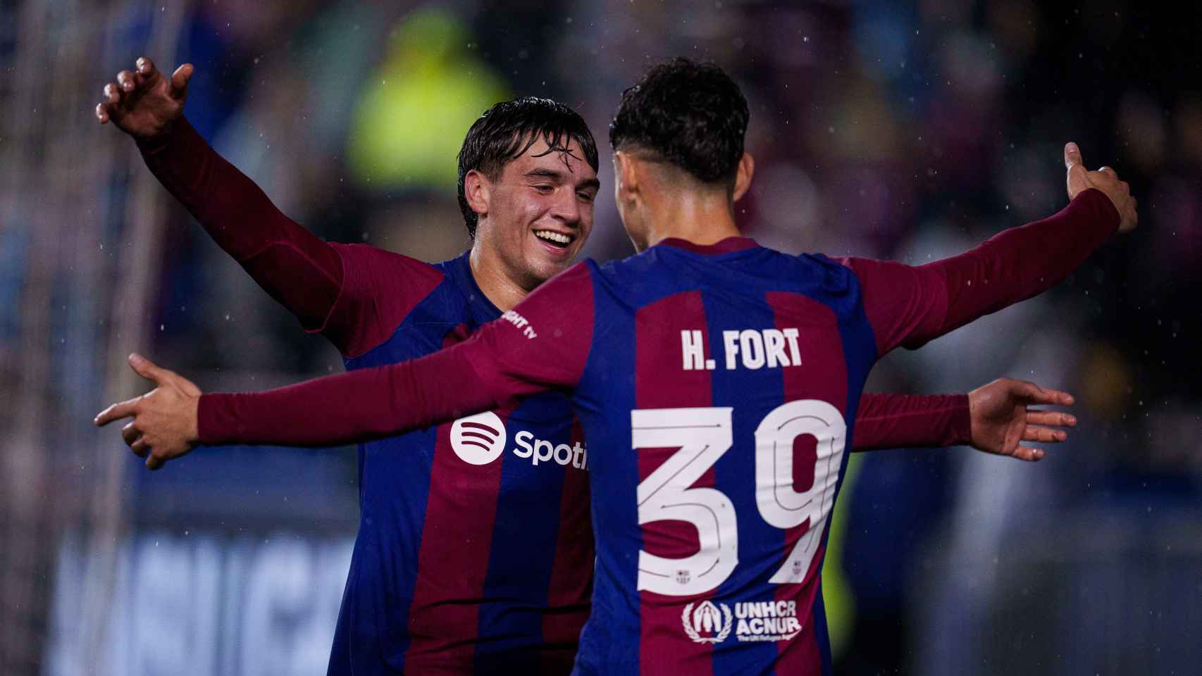 Fort y Guiu celebran uno de los goles del Barça.