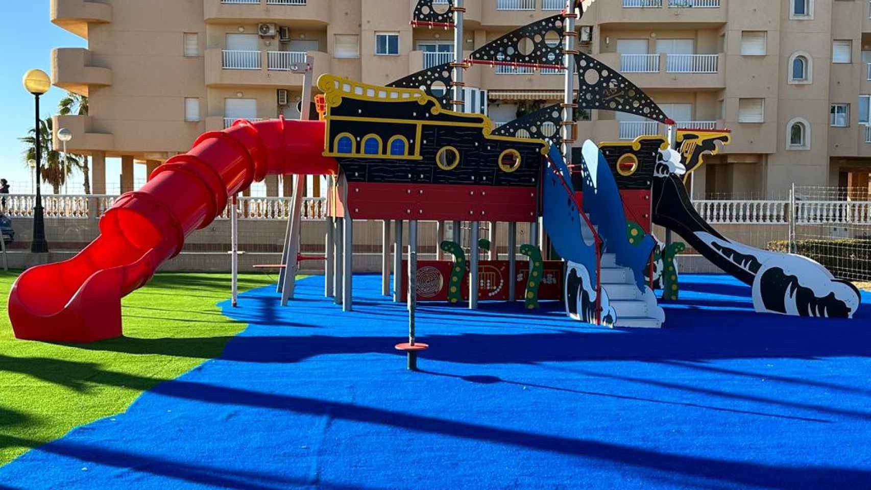 El nuevo Parque Mistral ya está disponible para los niños en La Manga del Mar Menor.