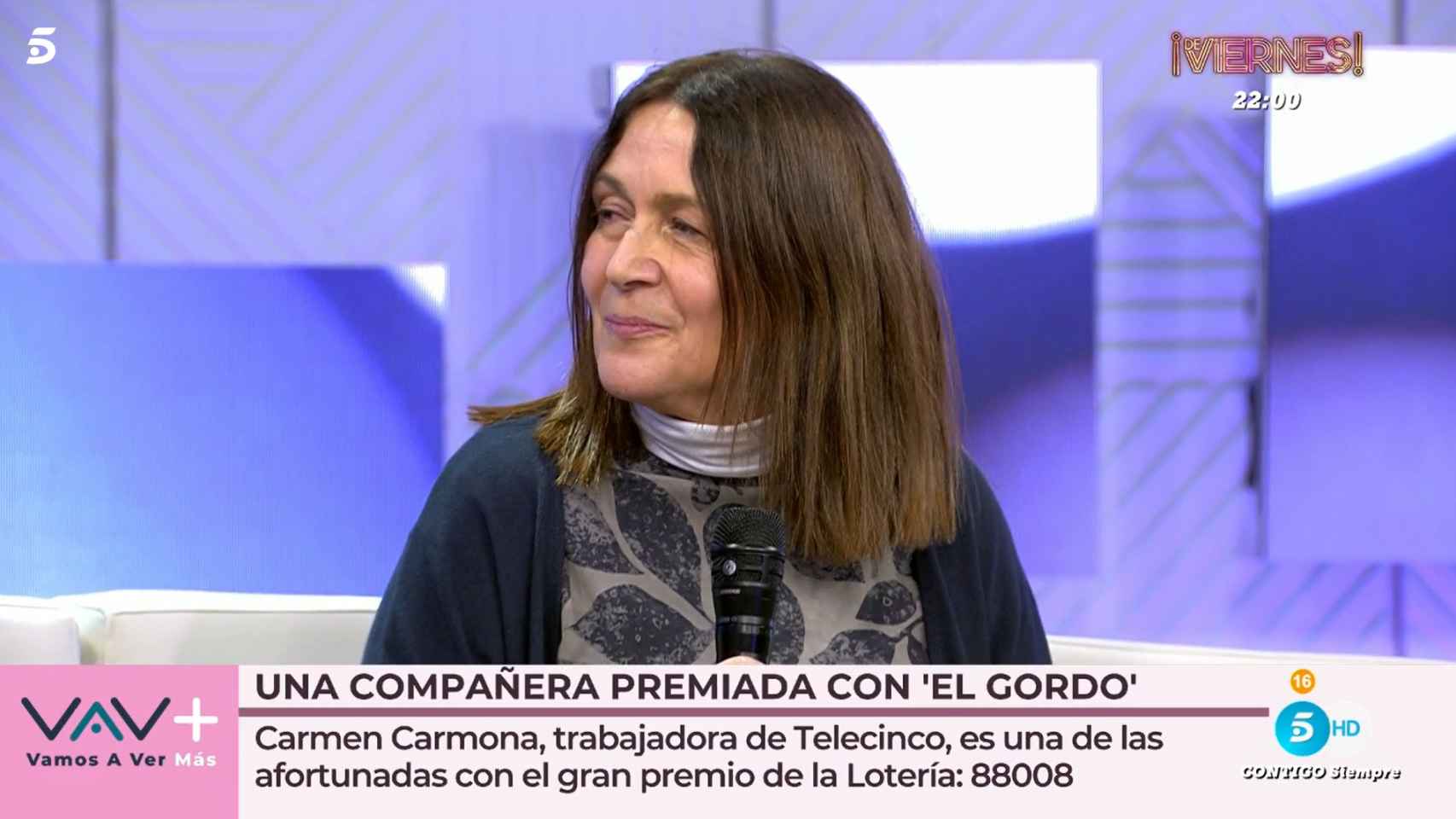 Carmen Carmona, la trabajadora de Telecinco que ha ganado el Gordo, en 'Vamos a ver'.