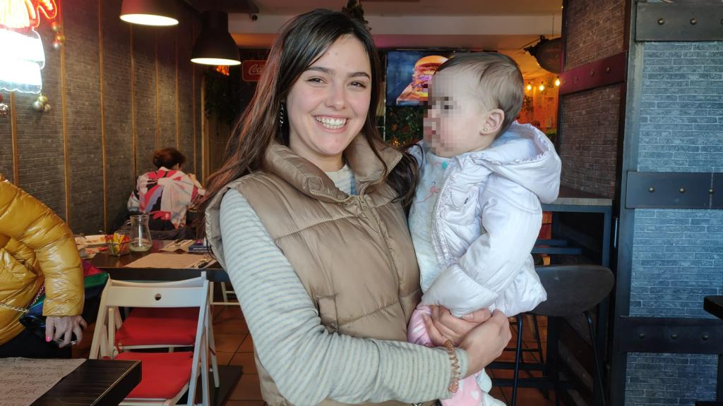 Raquel y su hija Ángela, en el restaurante La Buena Boca.