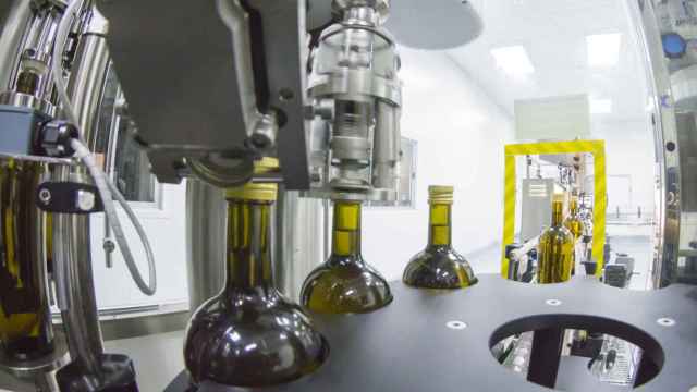 Imagen de archivo de una fábrica de aceite de oliva (iStock).