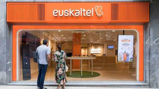 Establecimiento de la empresa de telecomunicaciones vasca Euskaltel, propiedad del Grupo MásMóvil