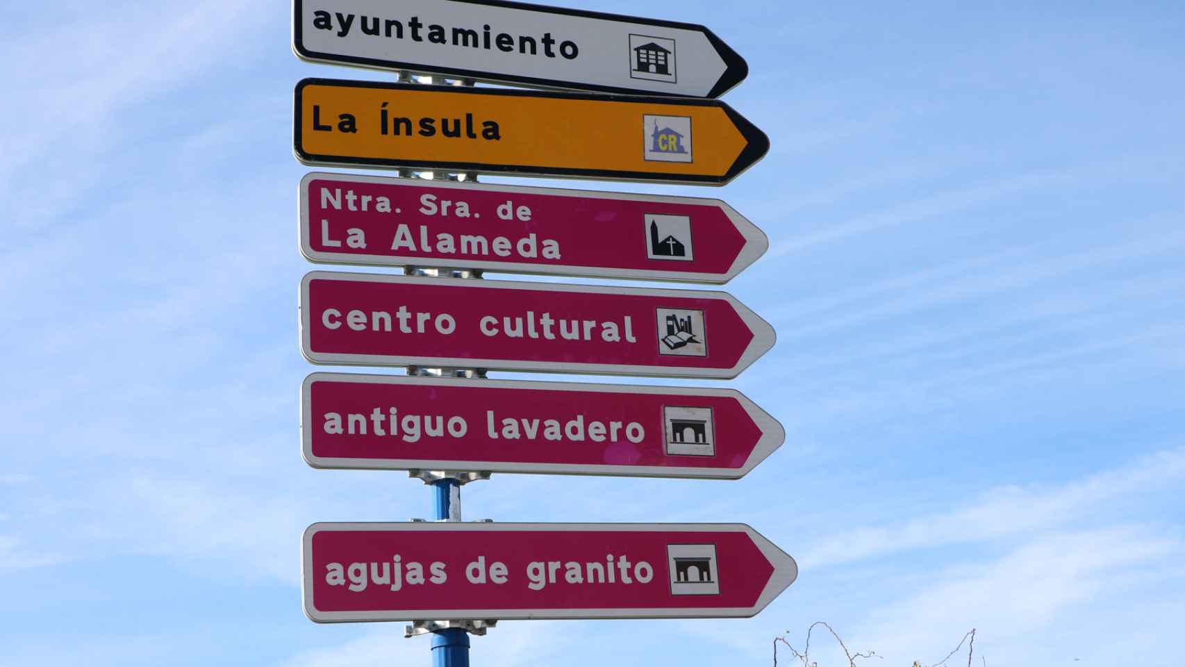 Alrededores del pueblo de Santa María de la Alameda.