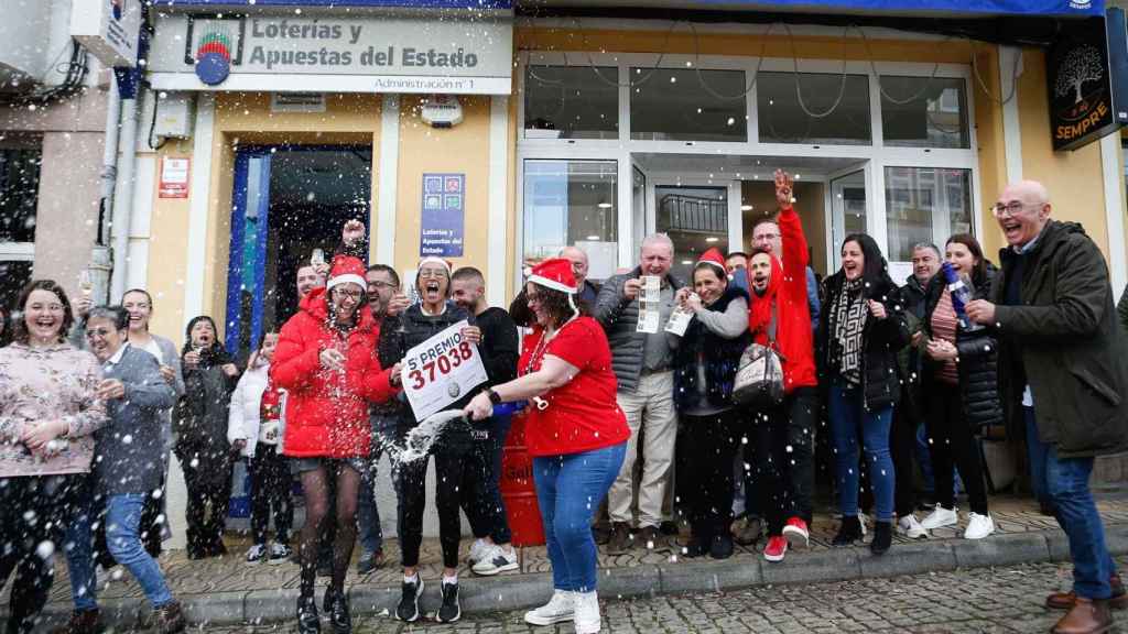Riotorto celebra el 5º premio de la Lotería de Navidad 2023.