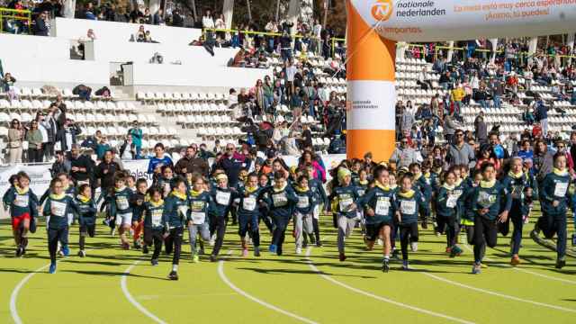 Cientos de niños durante la disputa de la Nationale-Nederlanden San Silvestre Mini 2023.