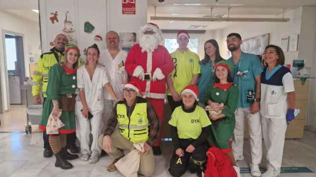 Papá Noel, de vista en el Hospital Quirónsalud Marbella.