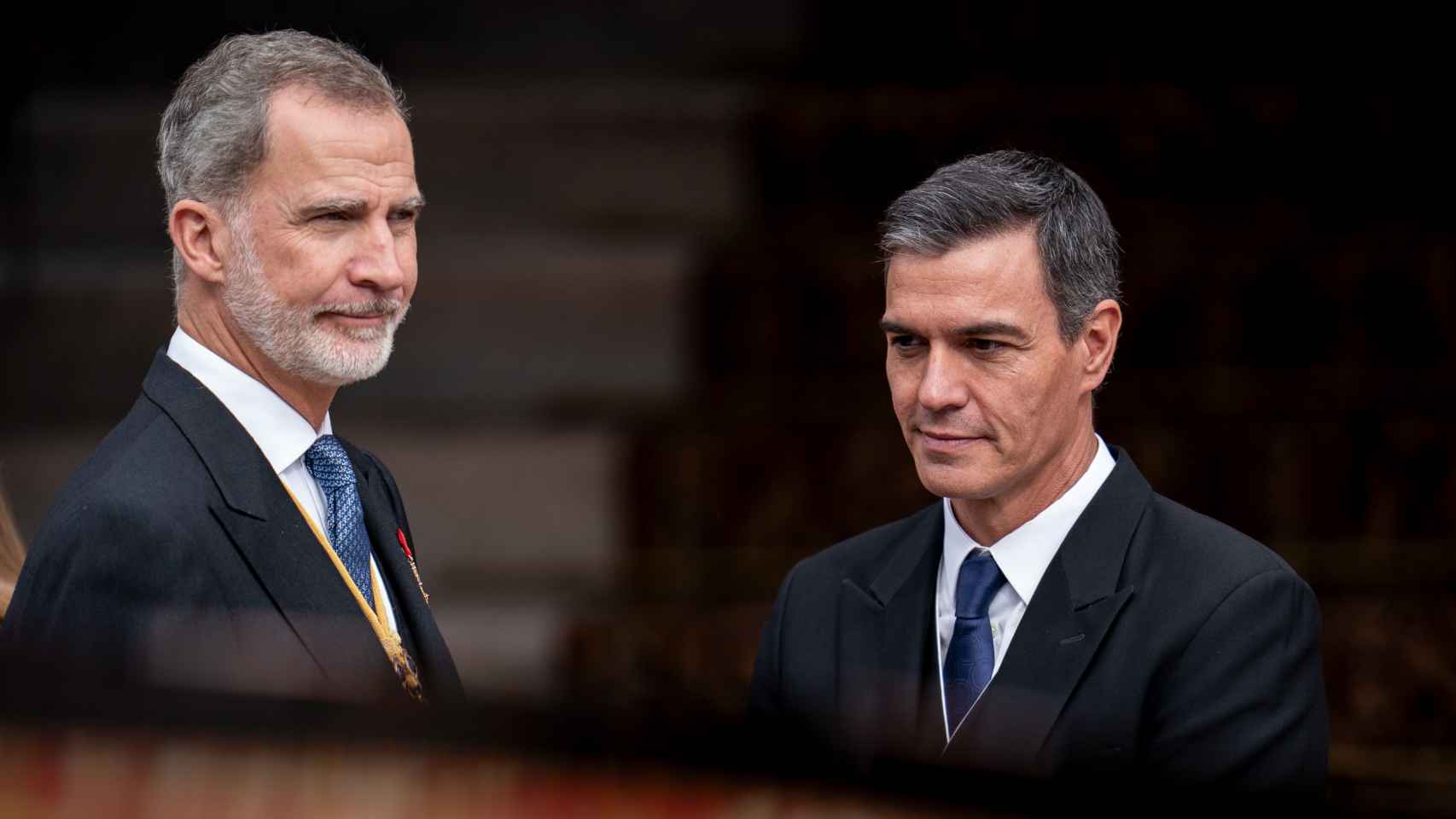 Felipe VI junto a Pedro Sánchez.