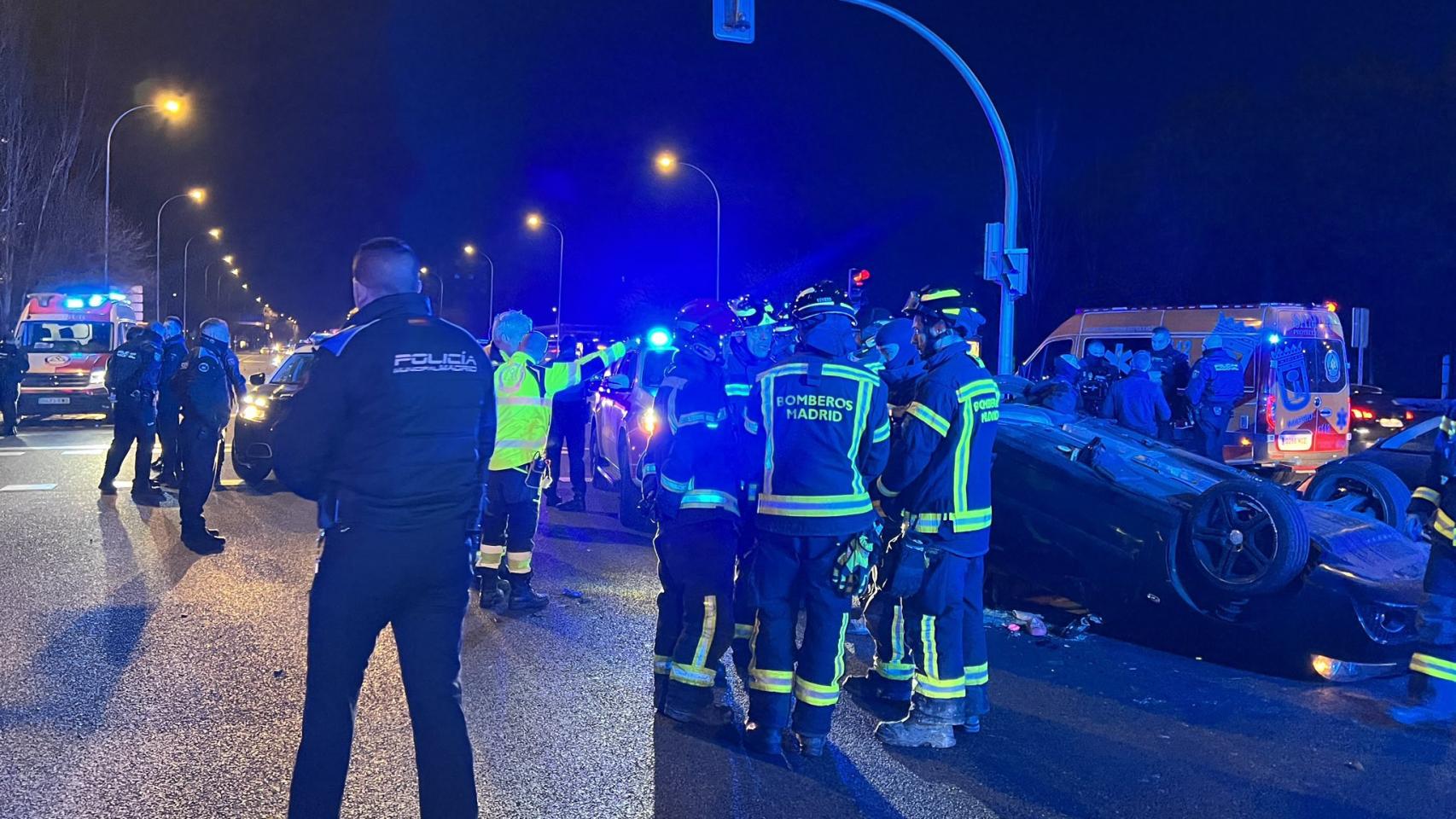 Imagen del accidente en el que ha muerto una joven de 19 años en el barrio de Usera, en Madrid.