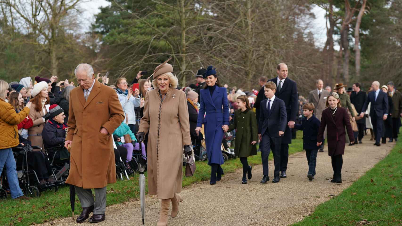 La Familia Real británica asistiendo a la misa de Navidad.