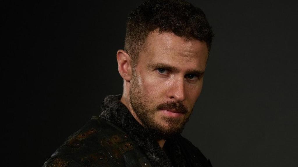 Iain De Caestecker en 'El rey de invierno'