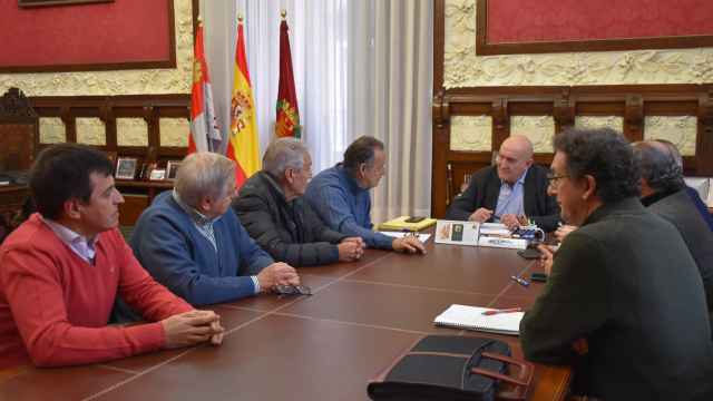 La Plataforma por el Soterramiento se reúne con el alcalde de Valladolid, Jesús Julio Carnero