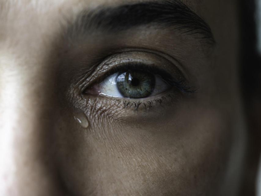 Las mujeres producen más lágrimas.