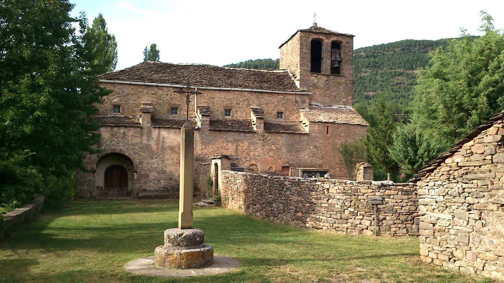 El curioso pueblo de Aragón que debes conocer: esta entre cuatro comunidades autónomas