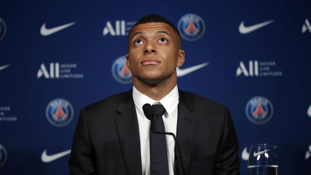 Kylian Mbappé, en una rueda de prensa con el PSG