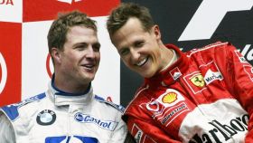 Ralf y Michael Schumacher posan juntos en el GP de Canadá en 2003.