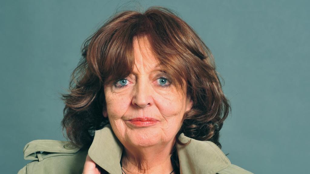 Cristina Fernández Cubas fotografiada por Pilar Aymerich