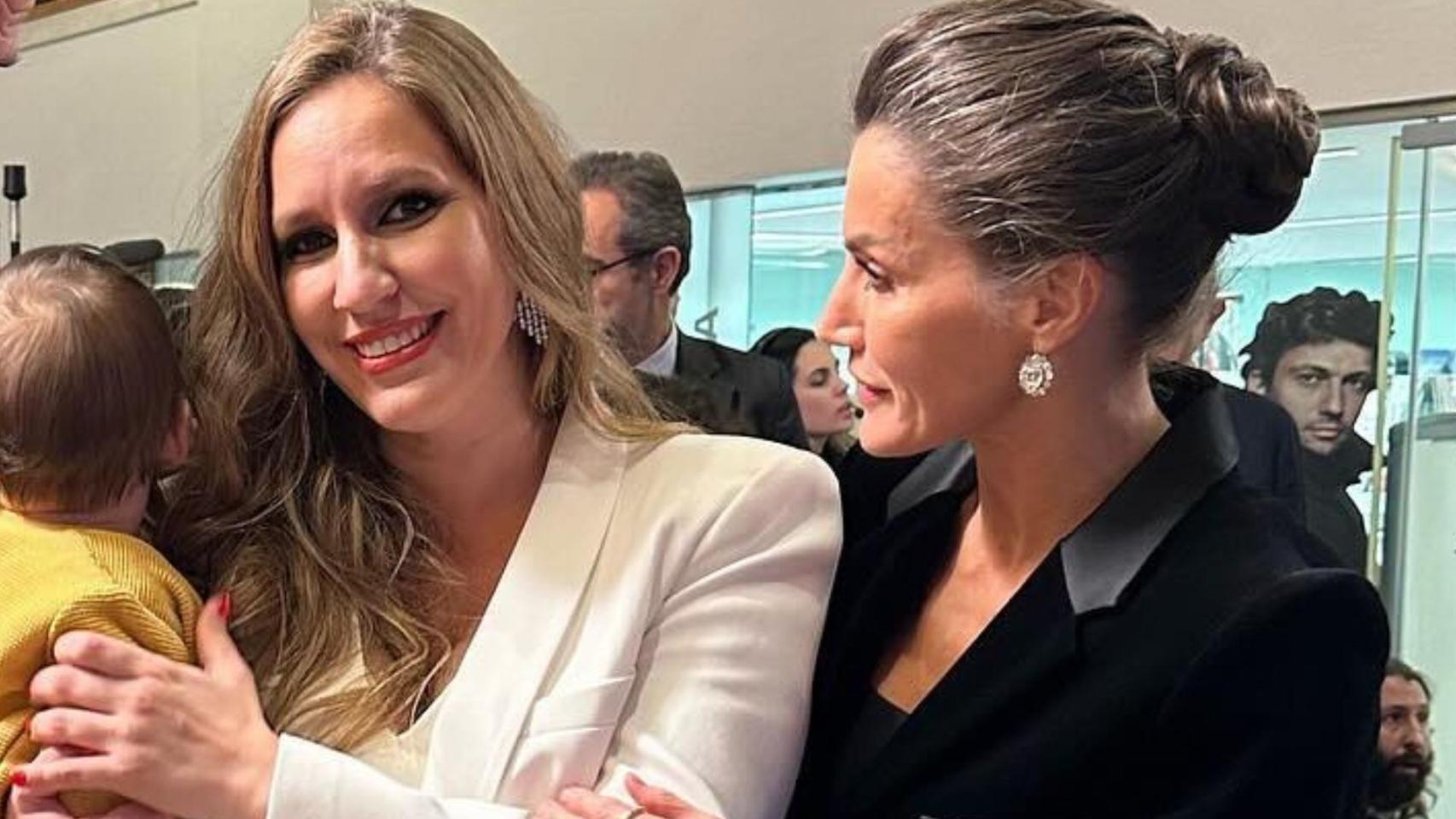 La Reina, con la cantante María Toledo.