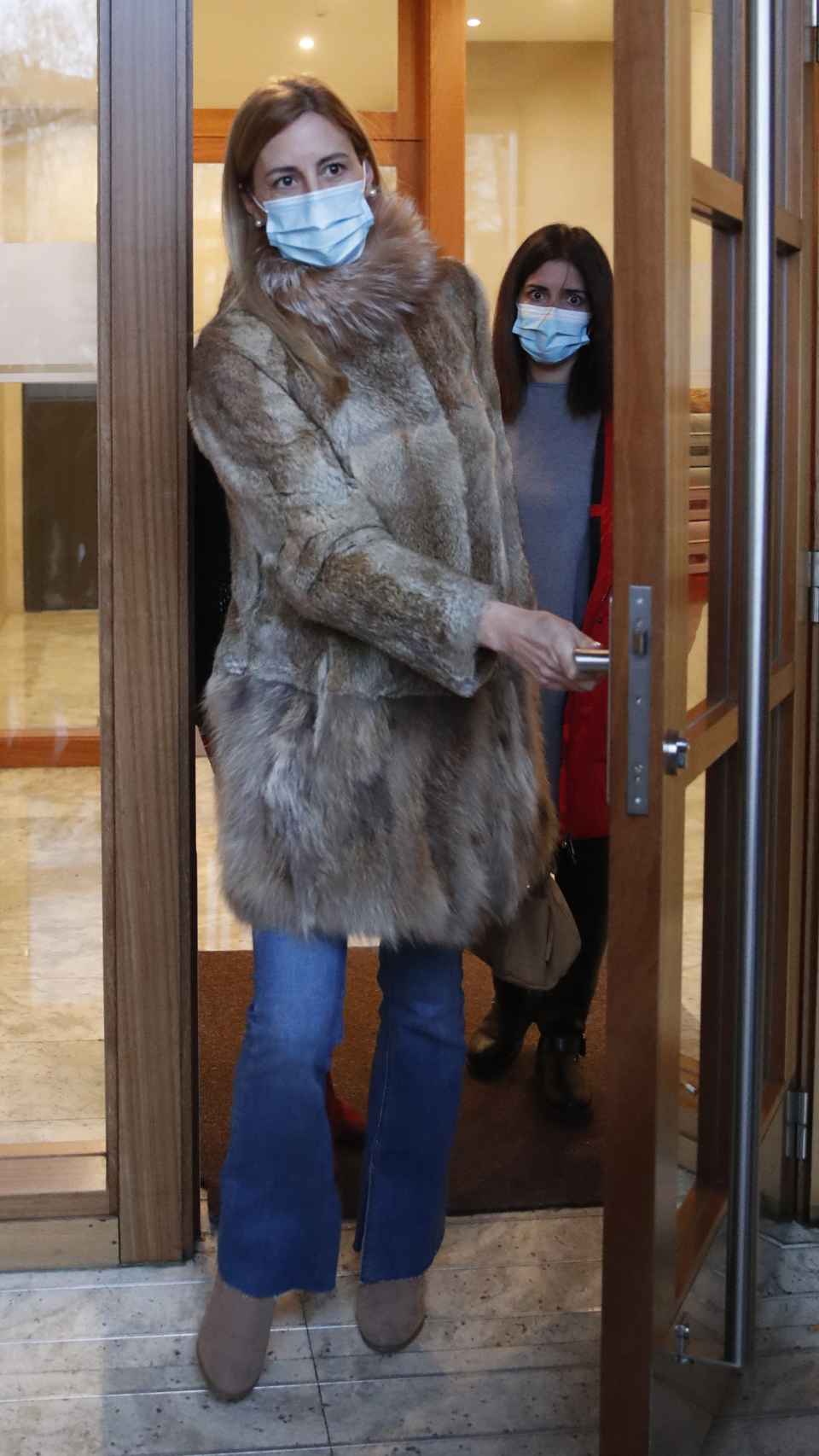 Ainhoa Armentia saliendo del bufete de abogados donde conoció a Iñaki, en enero de 2022.