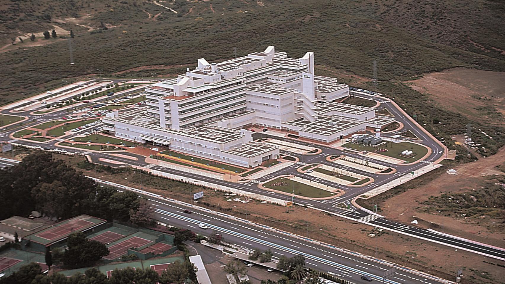Imagen aérea del Hospital Costa del Sol en los años 90.