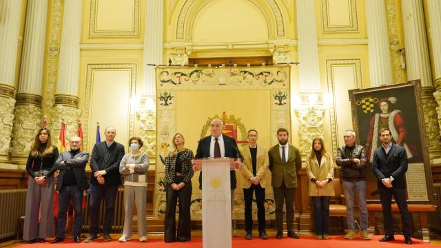 El alcalde de Valladolid, Jesús Julio Carnero, presenta el balance de la gestión del equipo de Gobierno en el primer semestre del mandato.