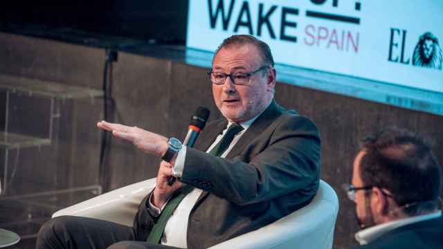 El CEO de Abertis, José Aljaro (i), participa en la tercera edición del foro 'Wake Up, Spain!'