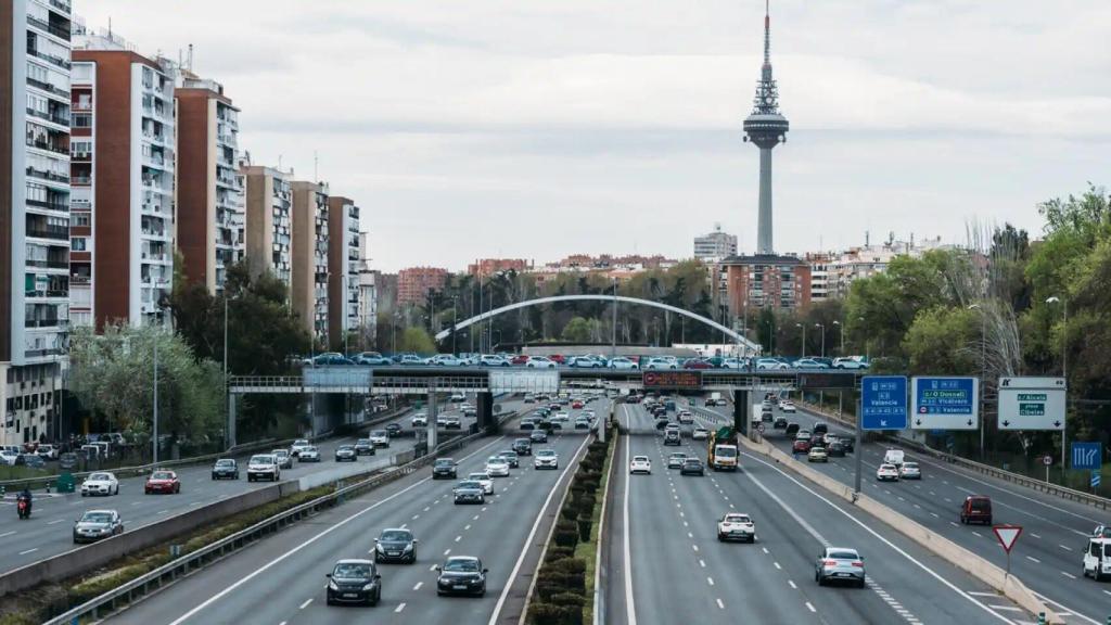 Conoce cuáles son los coches que tendrán prohibido circular por Madrid a partir del 1 de enero de 2024.