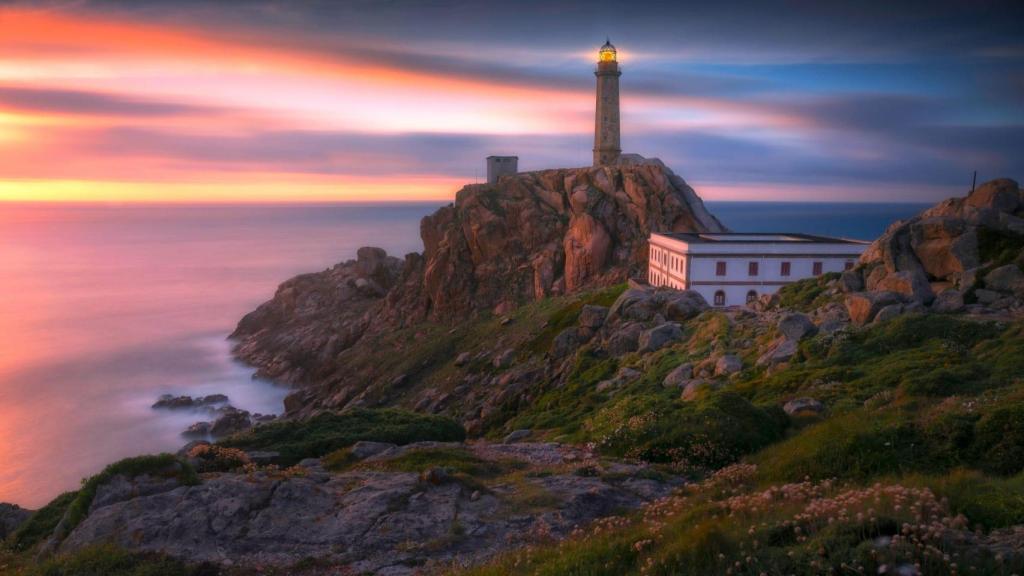 Atardecer en Cabo Vilán, en Camariñas.