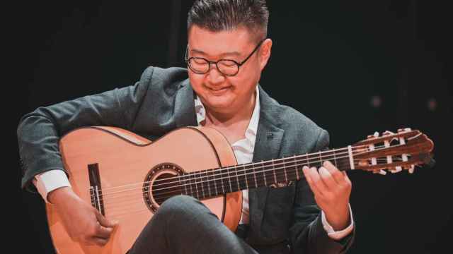 El guitarrista chino se puso de nombre Jesús nada más llegar a España, por Jesús del Gran Poder.