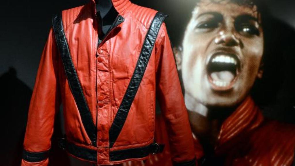 La chaqueta de Jackson exhibida en el 2012 en Tokio / Foto: Toshifumi Kitamura / AFP