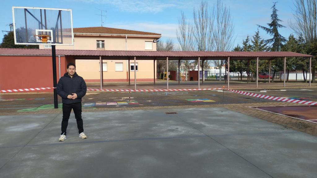 El concejal de Deportes, Jorge Valiente, visita las obras