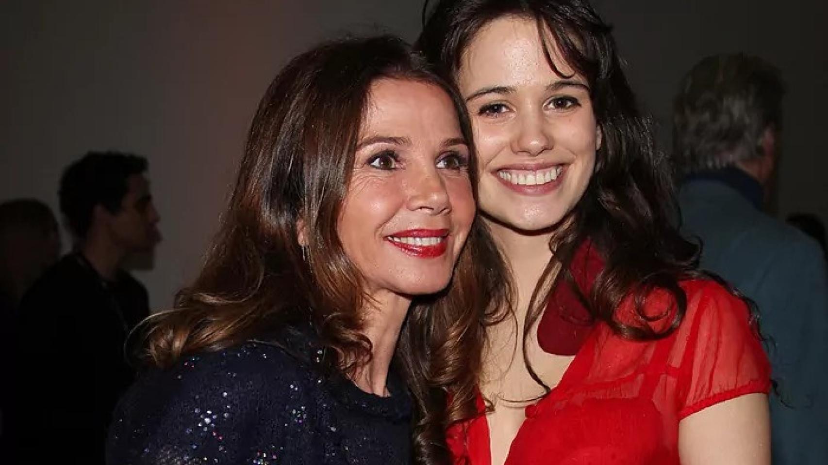 Lucie Lucas y Victoria Abril.