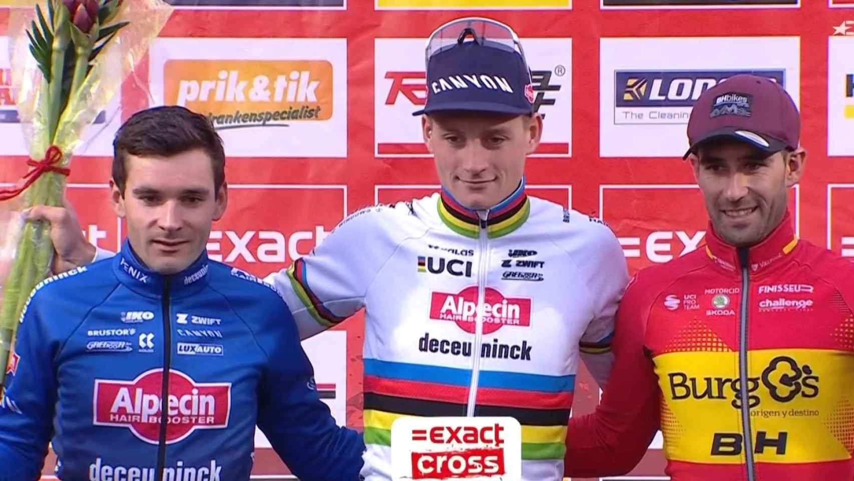Felipe Orts, a la derecha del todo, junto a Mathieu Van der Poel y Vermeersch en el podio.