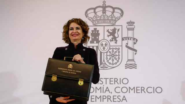 María Jesús Montero, ayer viernes, con su nueva cartera de vicepresidenta primera.
