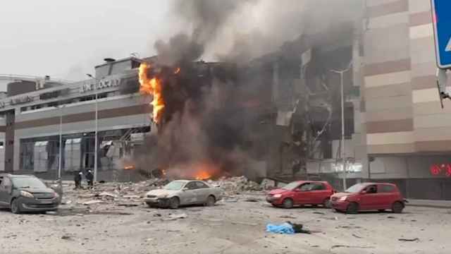 Ataque ruso contra un centro comercial en Dnipró.
