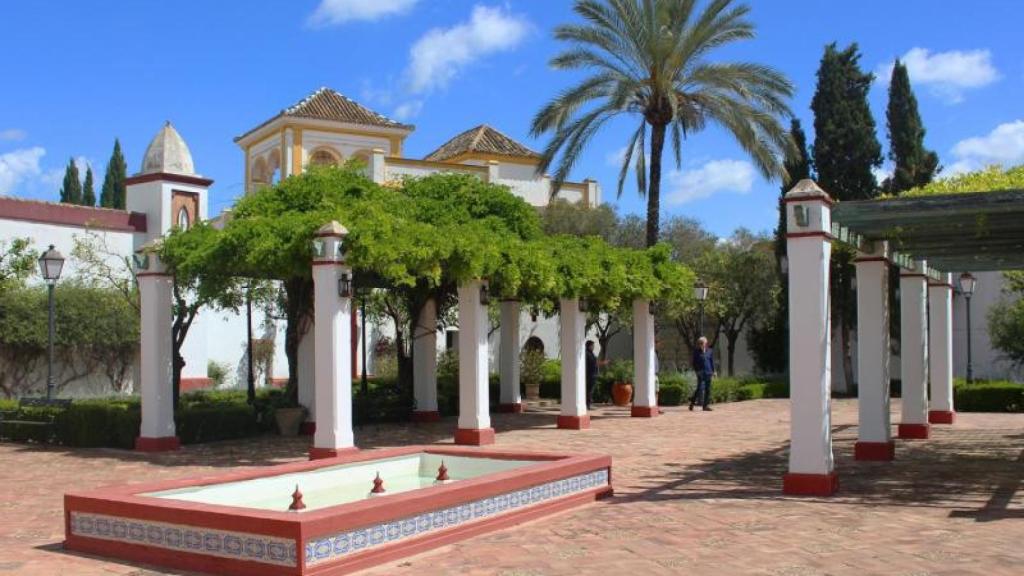 Una de las plazas de la localidad de Espartinas en Sevilla.