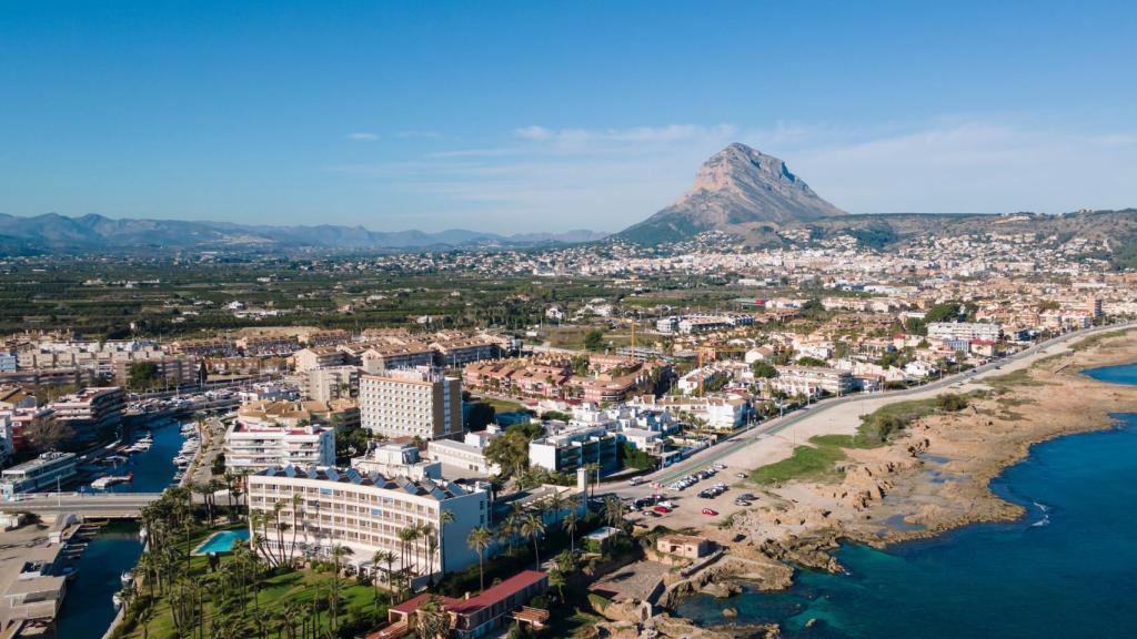 Un día soleado en Jávea, en una imagen de Shutterstock.