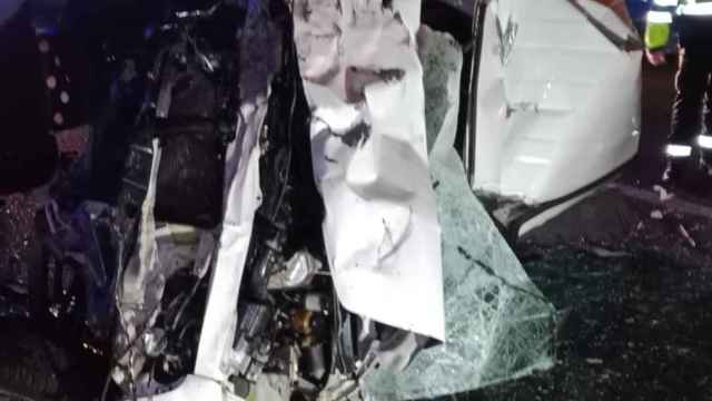 La furgoneta implicada en el accidente quedó gravemente dañada. Foto: CPEIS Toledo.