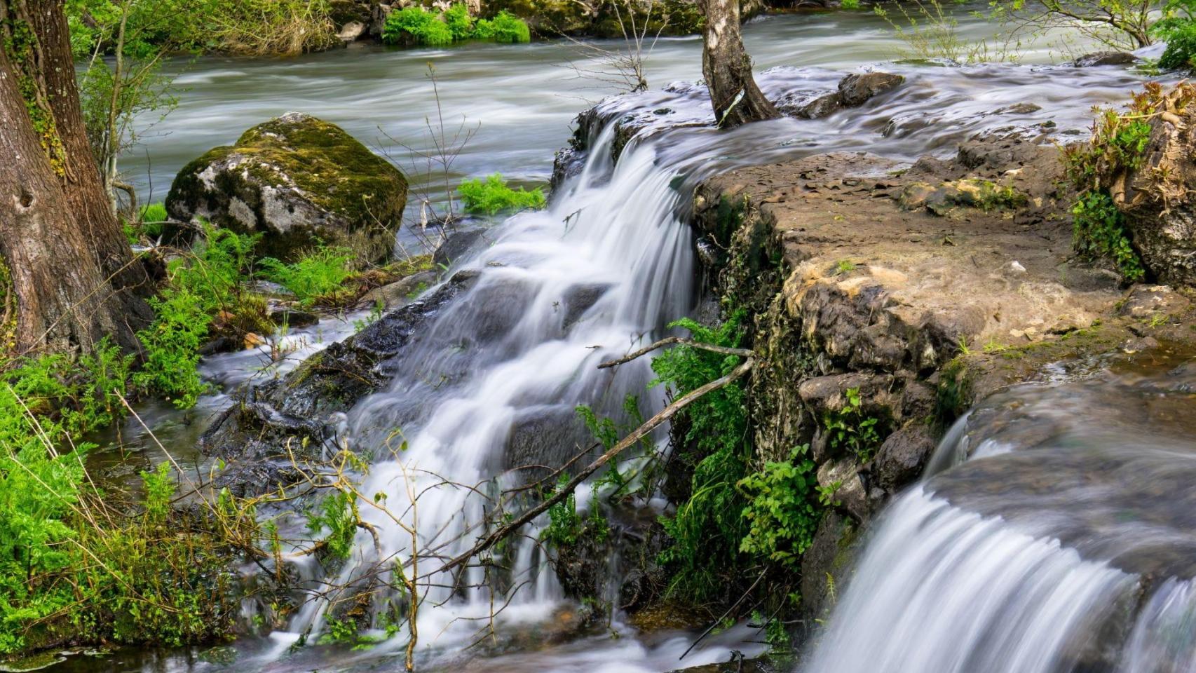 El río Miño a su paso por O Corgo (Lugo)