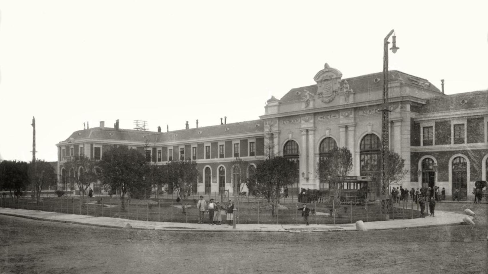 Imagen de la estación del Norte de Valladolid en 1910